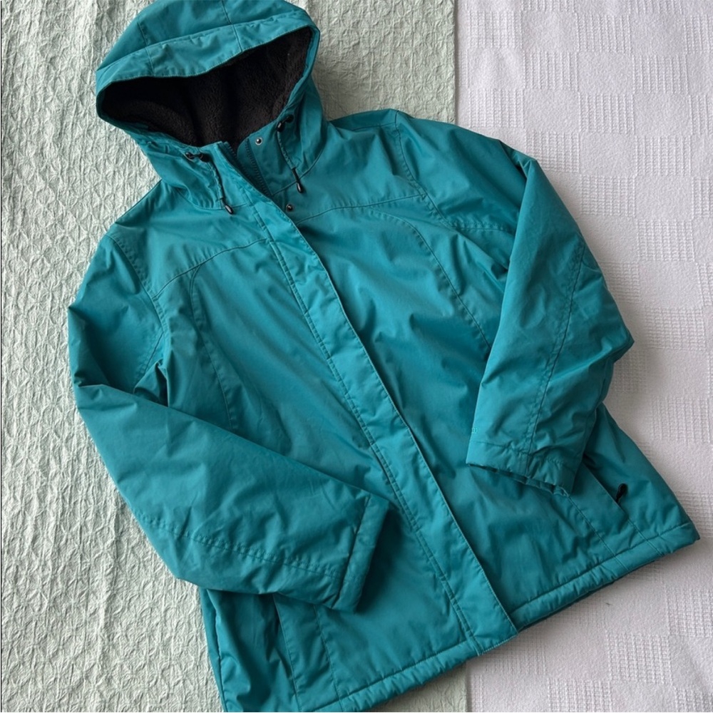 L.L. Bean Women’s Turquoise Winter hooded jacket 
size large